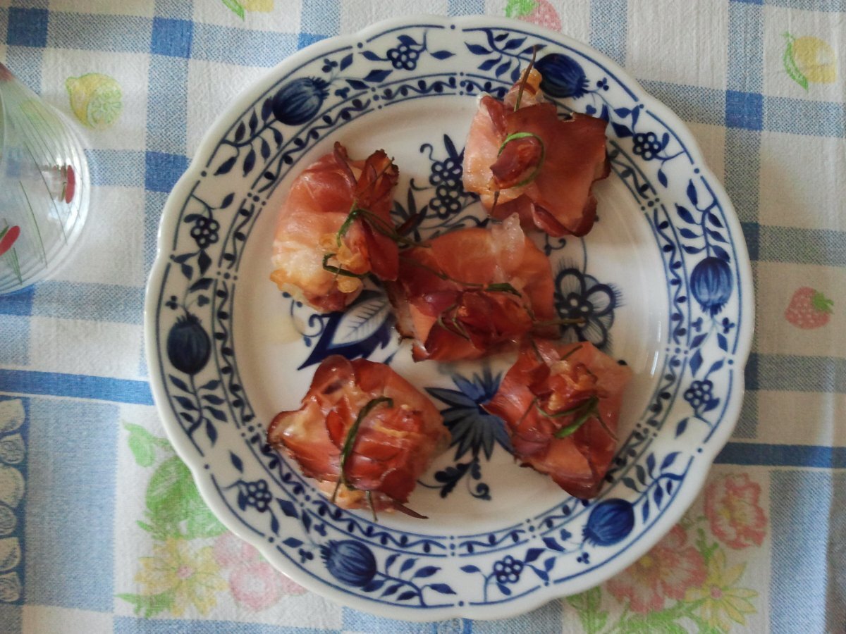 Fagottini di speck e mozzarella