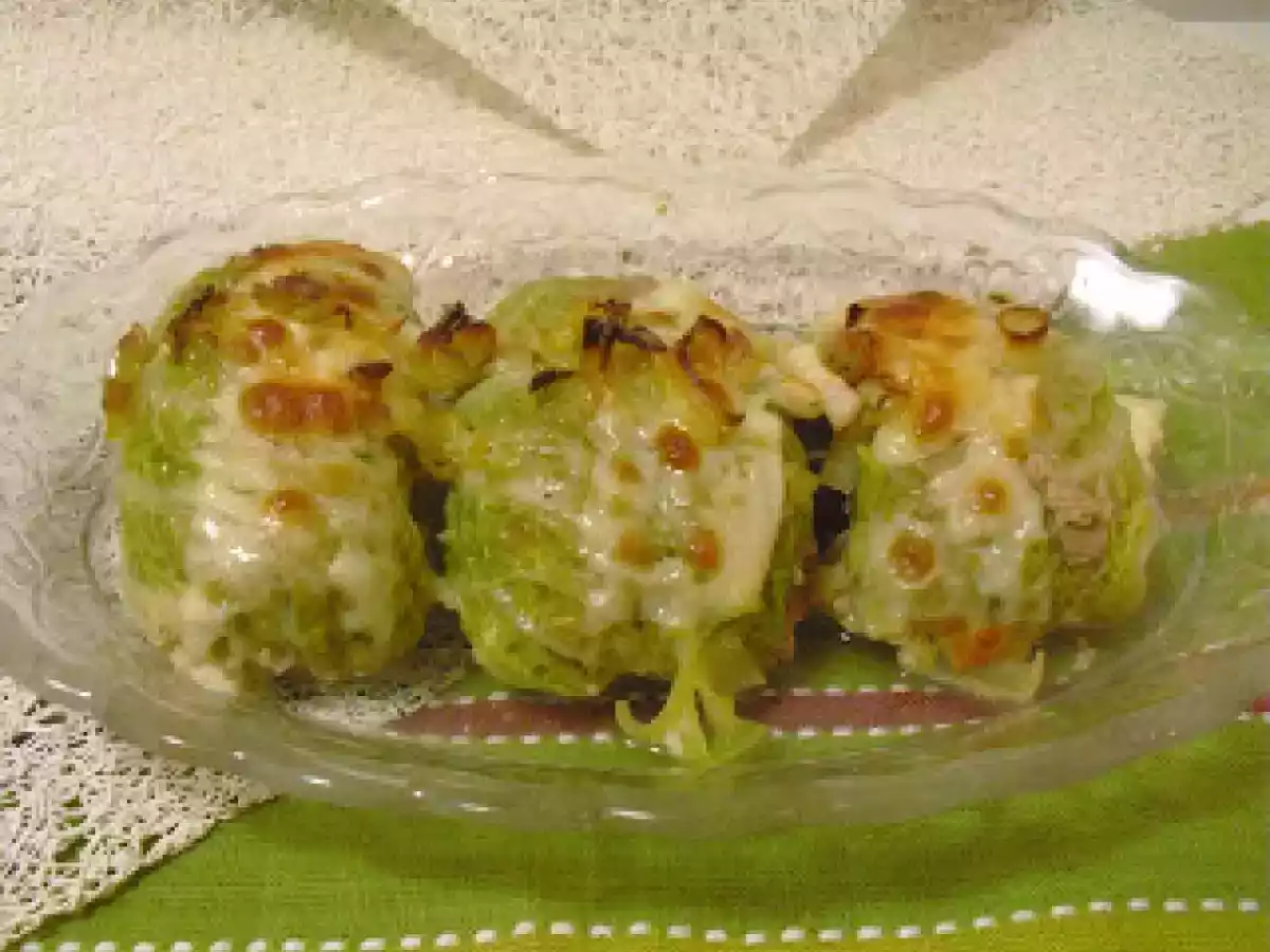 Fagottini di verza ripieni in crosta di porri e asiago
