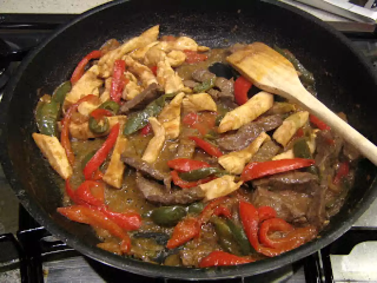FAJITAS DI POLLO E MANZO E.. FAGIOLI ALLA MESSICANA!! - foto 5