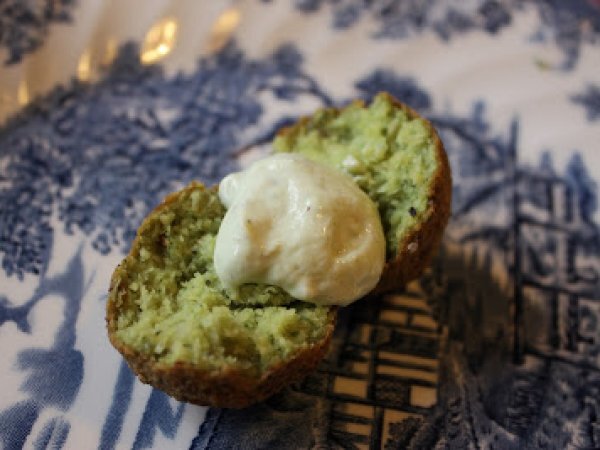 Falafel con salsa di yogurt e pane pitta, foto 2