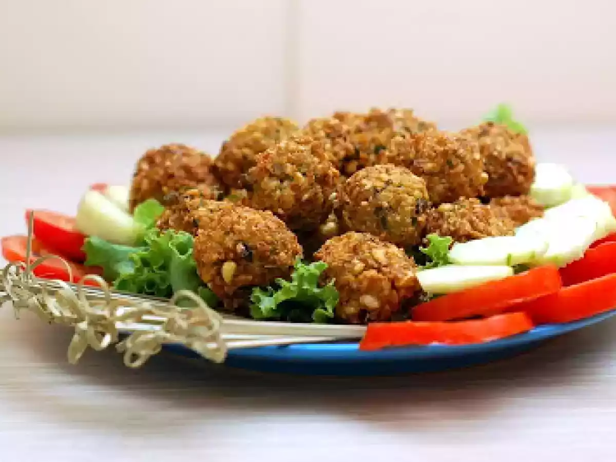 Falafel e Hummus... con variazione al peperone!