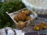 Falafel in friggitrice ad aria: le polpette di ceci facilissime da preparare, foto 3