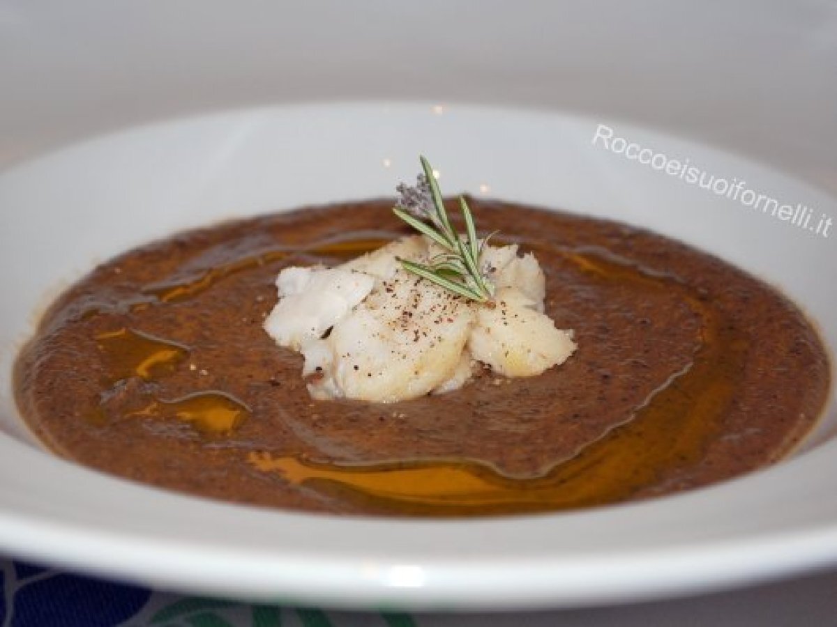 Falso D?autore (crema di ceci neri e baccalà)