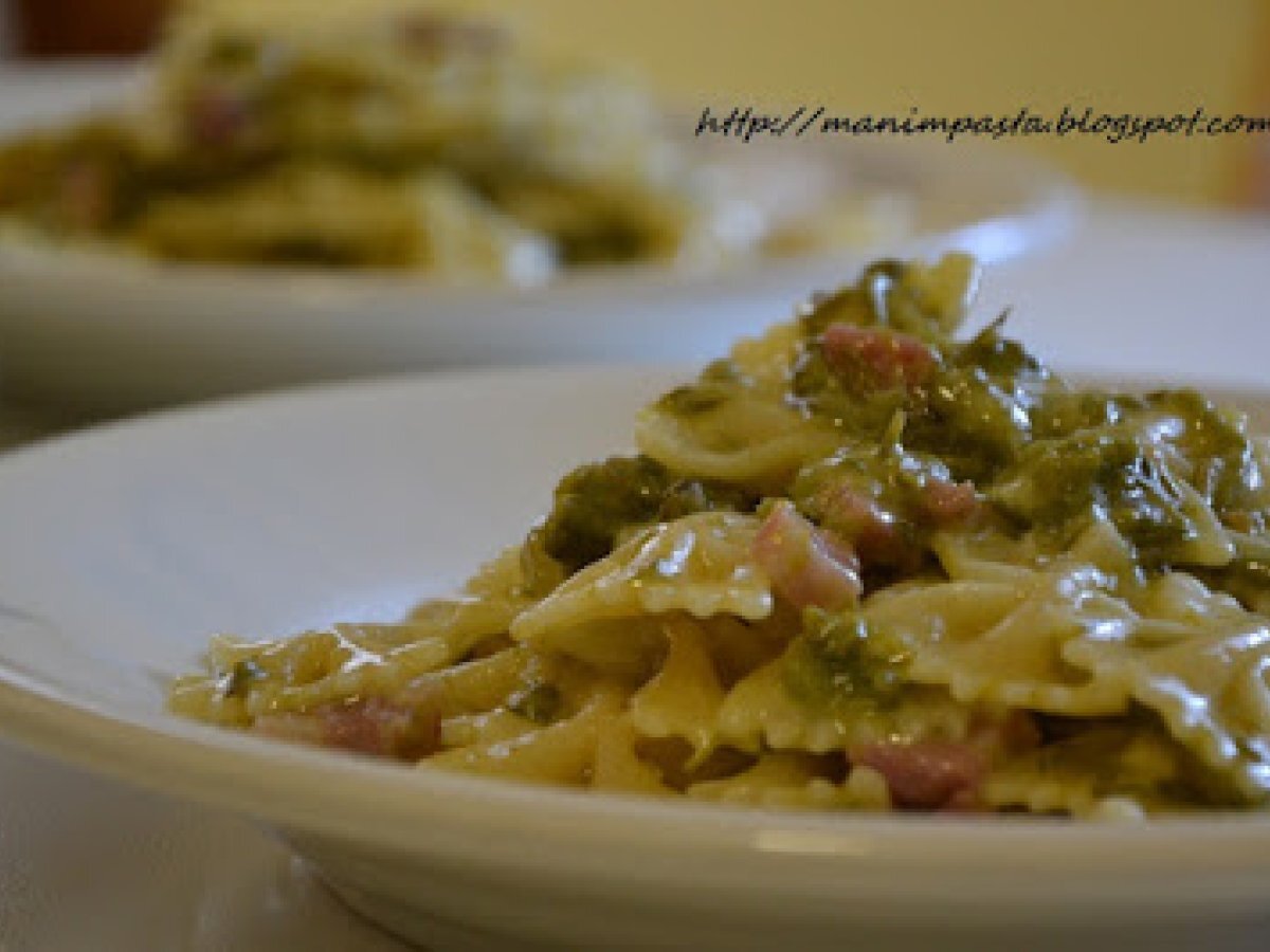 Farfalle asparagi selvatici, pancetta e dolce sardo
