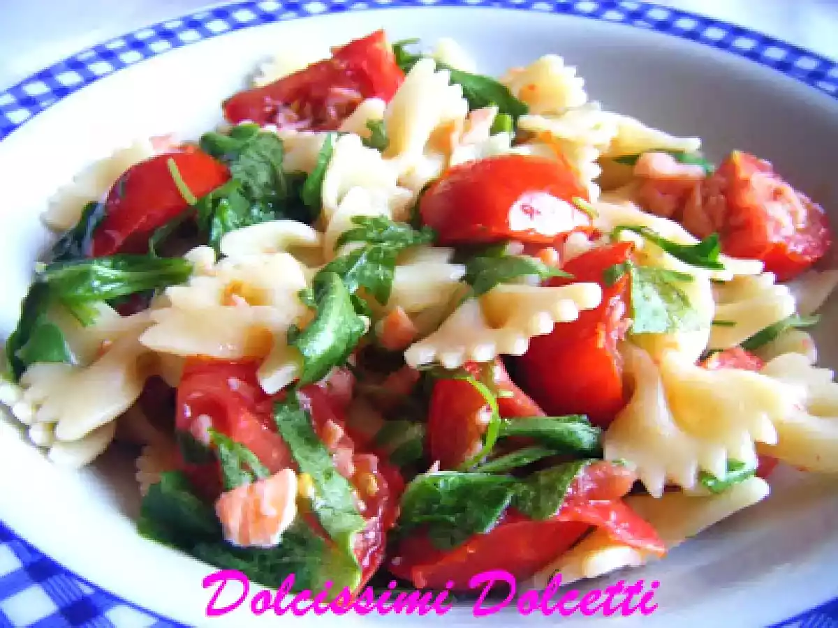 Farfalle con salmone, pomodorini e rucola