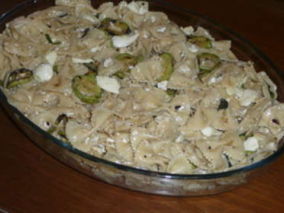 Farfalle fredde con zucchine, ricotta salata e mozzarella - foto 2