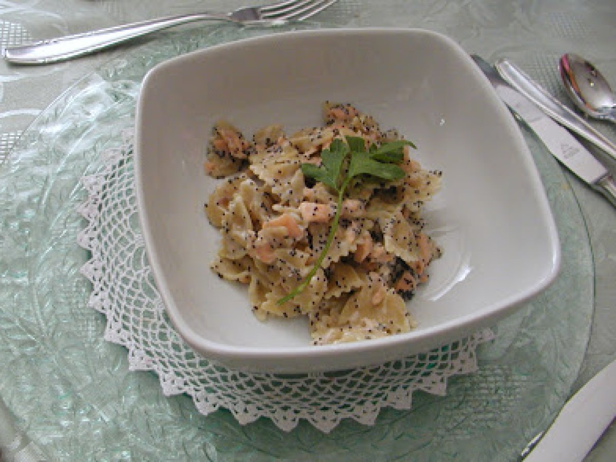 Farfalle integrali con salmone e semi di papavero - foto 2