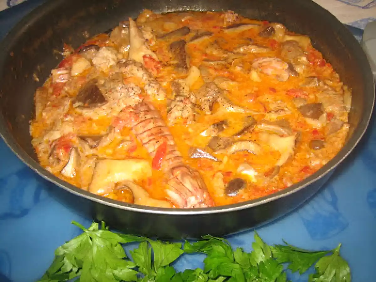 FARFALLONI AI FUNGHI CARDONCELLI E CICALE DI MARE - foto 3