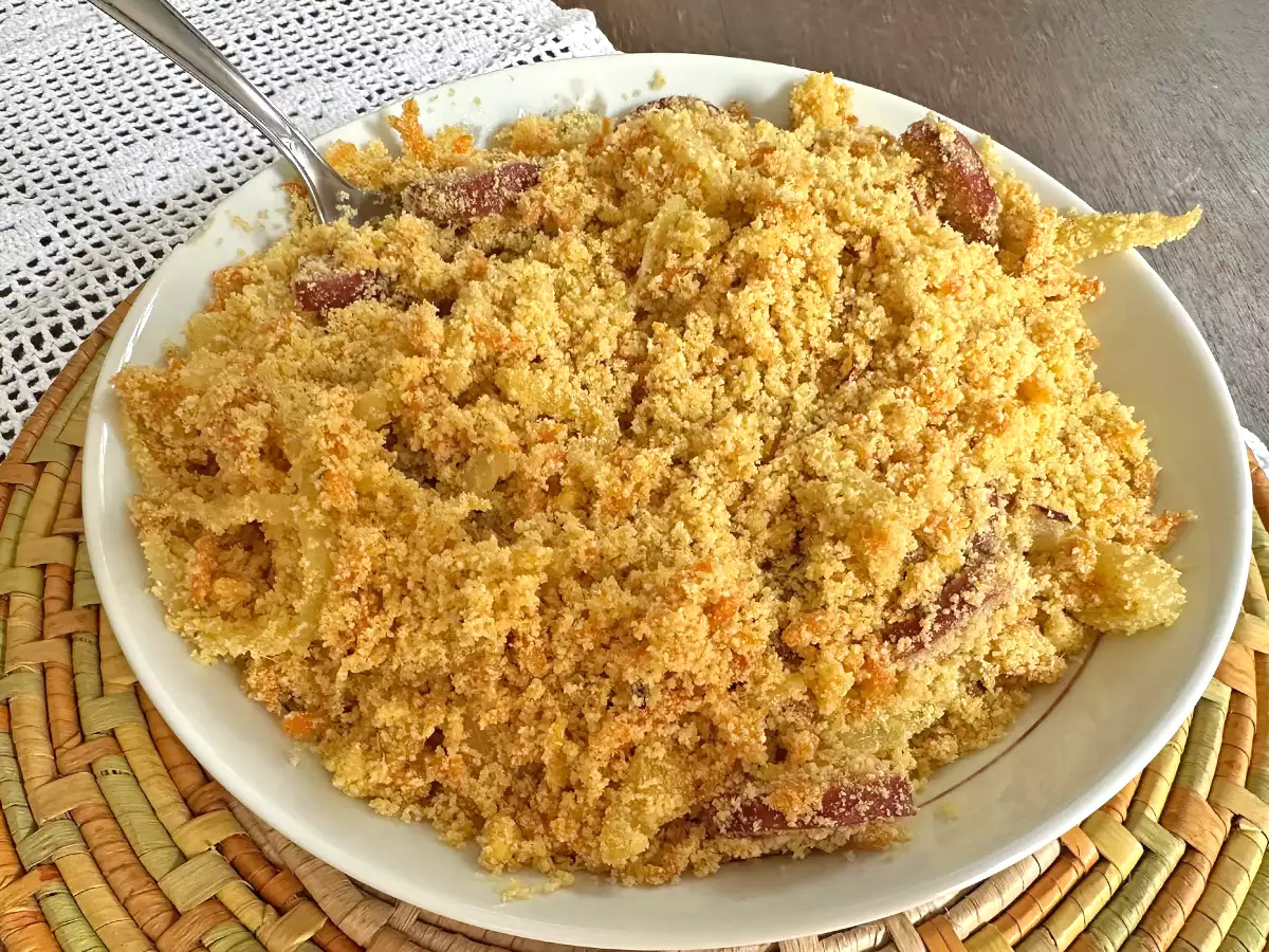 Farofa con salsiccia piccante, uovo e carota: ricetta brasiliana facile e veloce - foto 2