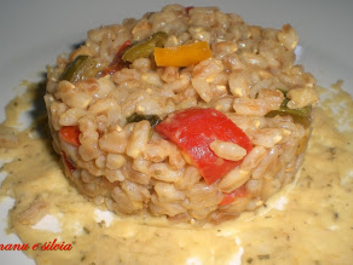 Farro con peperoni in crema di ceci