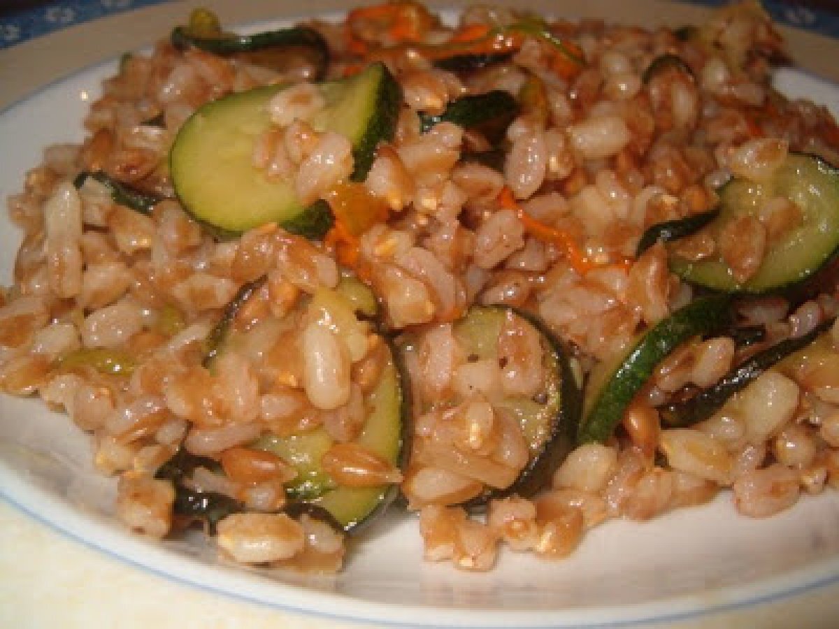 Farro con zucchine e fiori di zucca