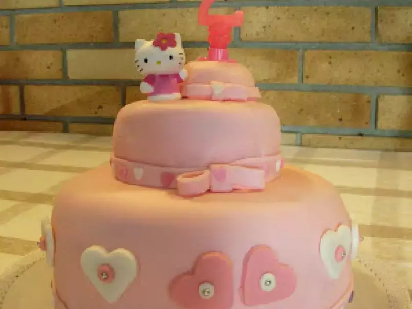 Festa per i 2 anni della mia bimba con torta di compleanno rosa, foto 1