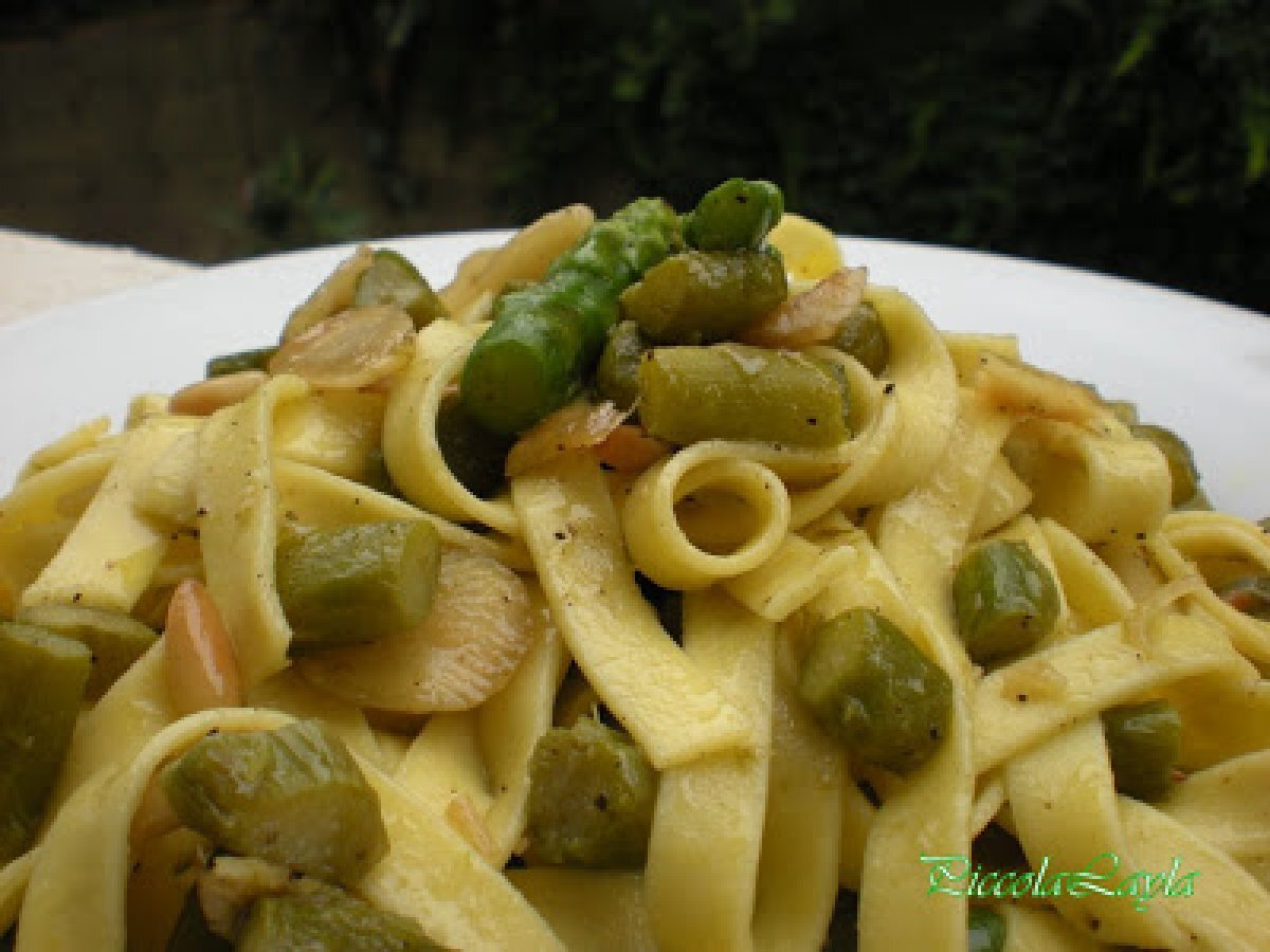 Fettuccine con Asparagi Mandorle e Pinoli Tostati - foto 7