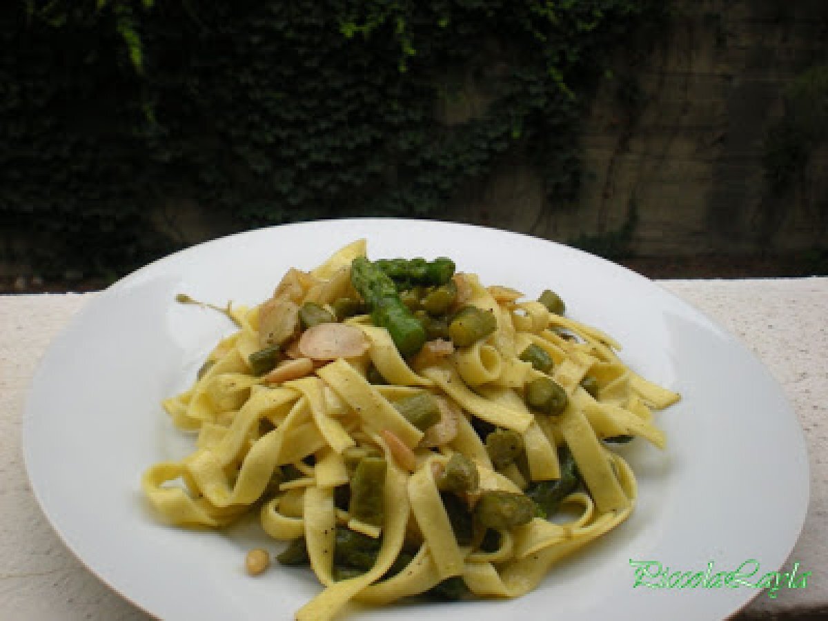 Fettuccine con Asparagi Mandorle e Pinoli Tostati - foto 8