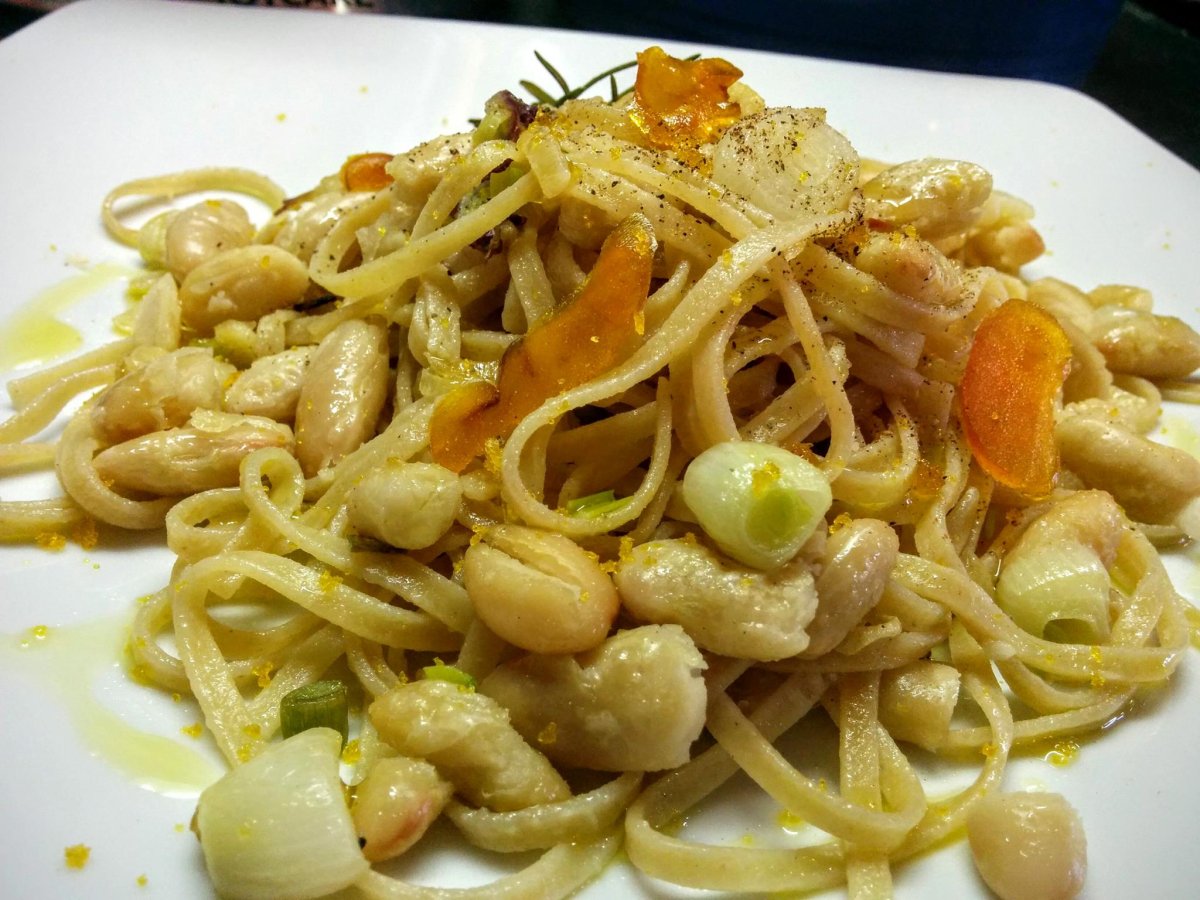 FETTUCCINE INTEGRALI CON CANNELLINI E BOTTARGA