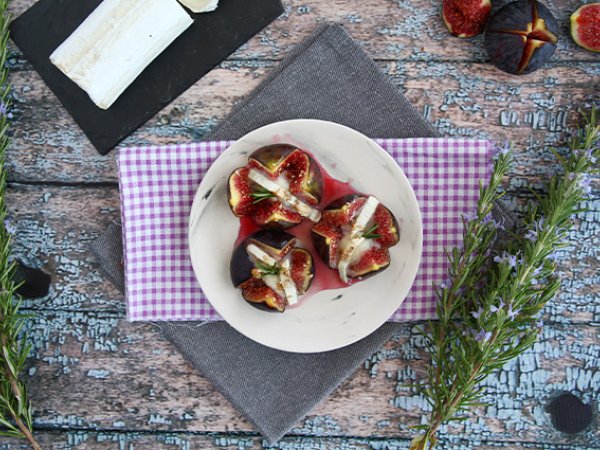 Fichi al forno con caprino e miele