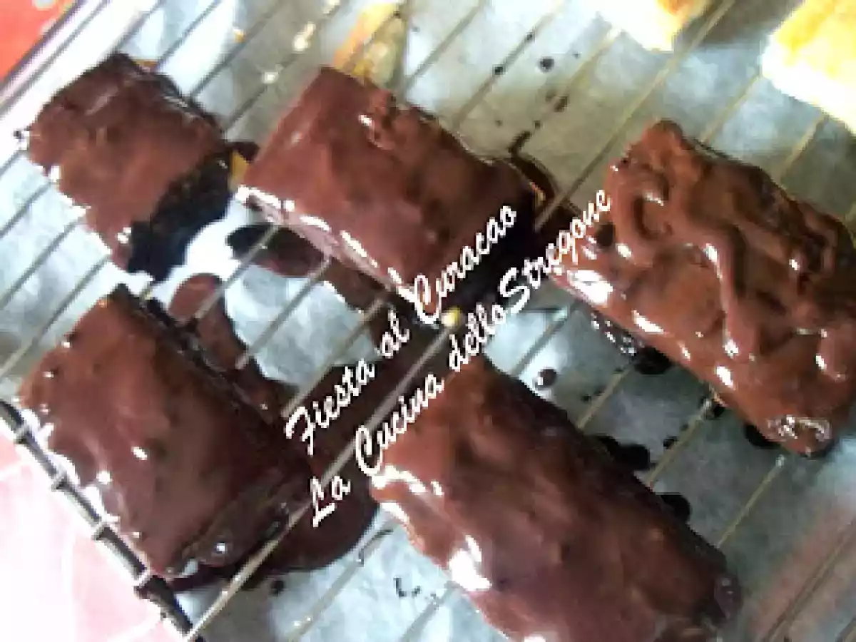 Fiesta simil ferrero al blue Curacao