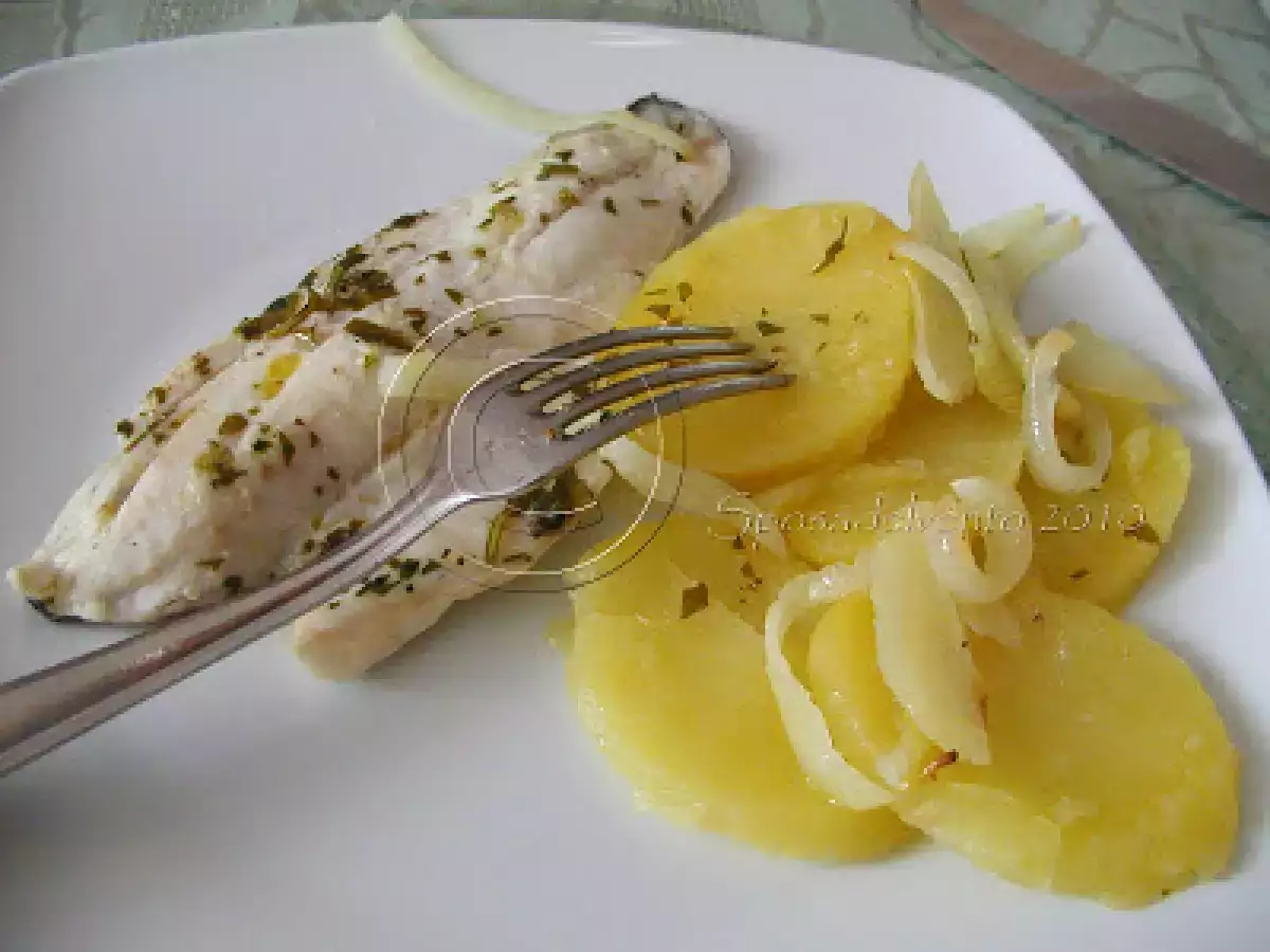 Filetti di branzino al forno con patate