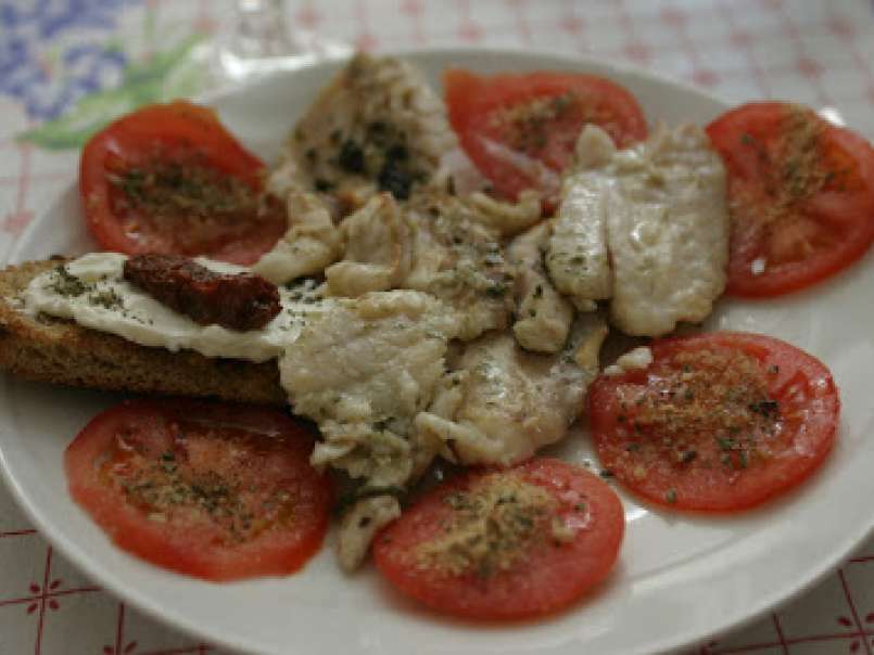 Filetti di merluzzo con insalata di pomodori, foto 1