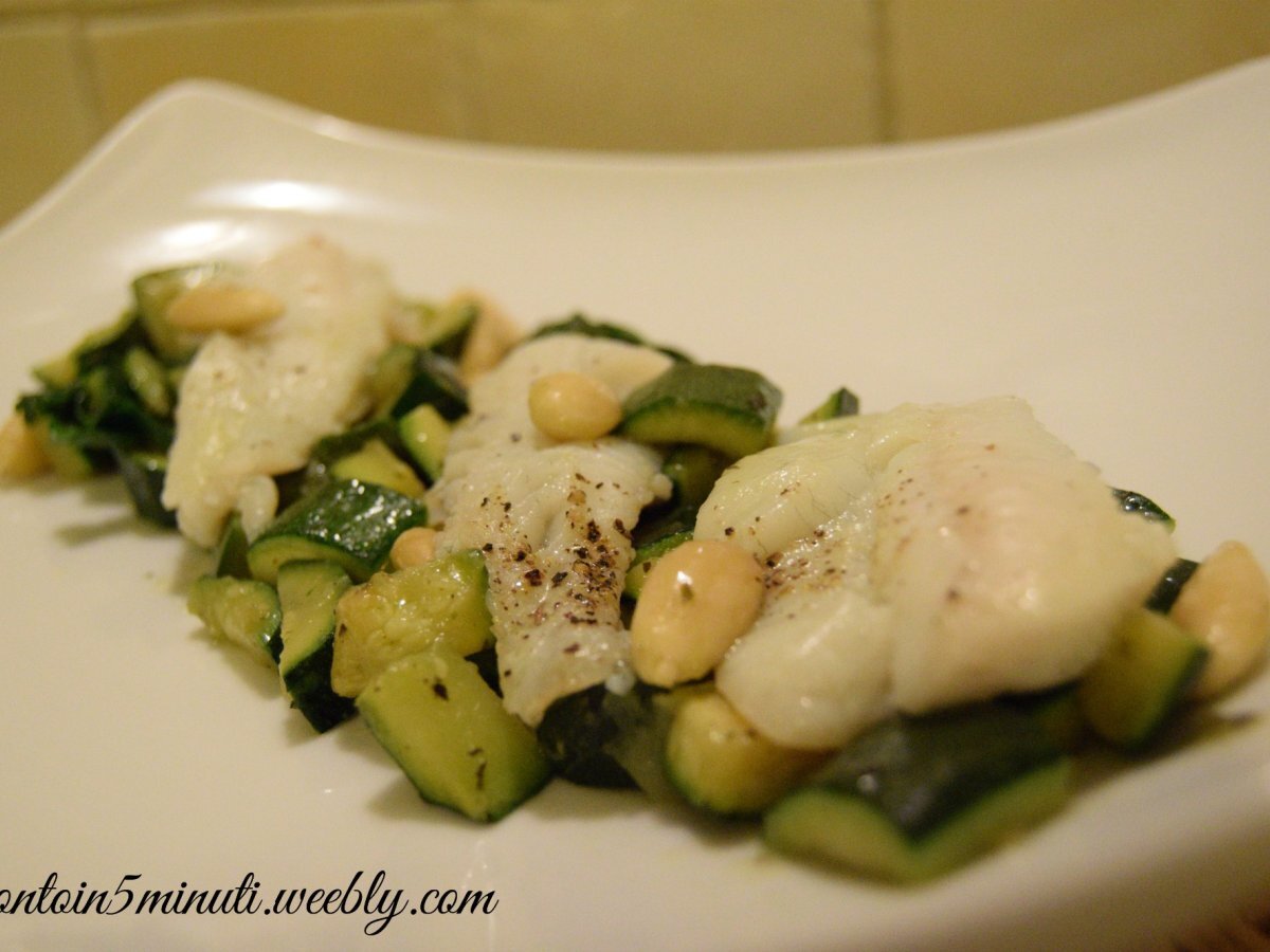 Filetti di Platessa con Zucchine e Mandorle