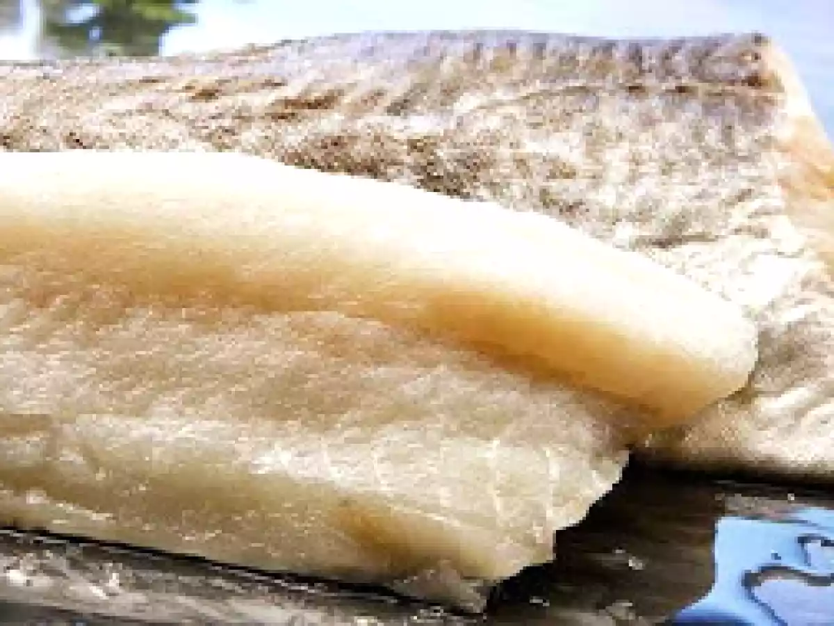 FILETTO DI BACCALA' AL FORNO, IN BIANCO MA CON TANTE CIPOLLE