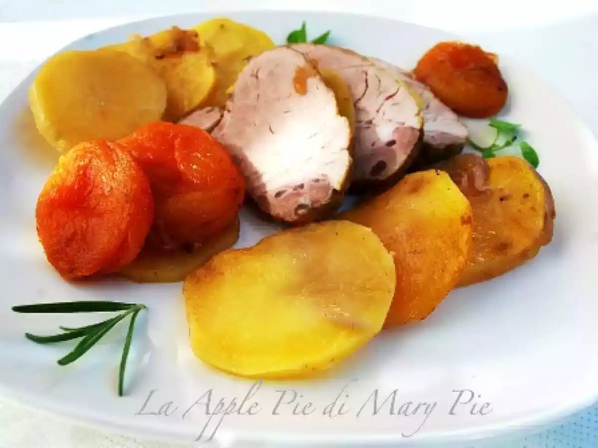 Filetto di maiale arrosto con albicocche secche e patate - foto 2