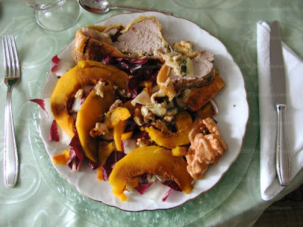 Filetto di maiale in crosta con insalata di zucca