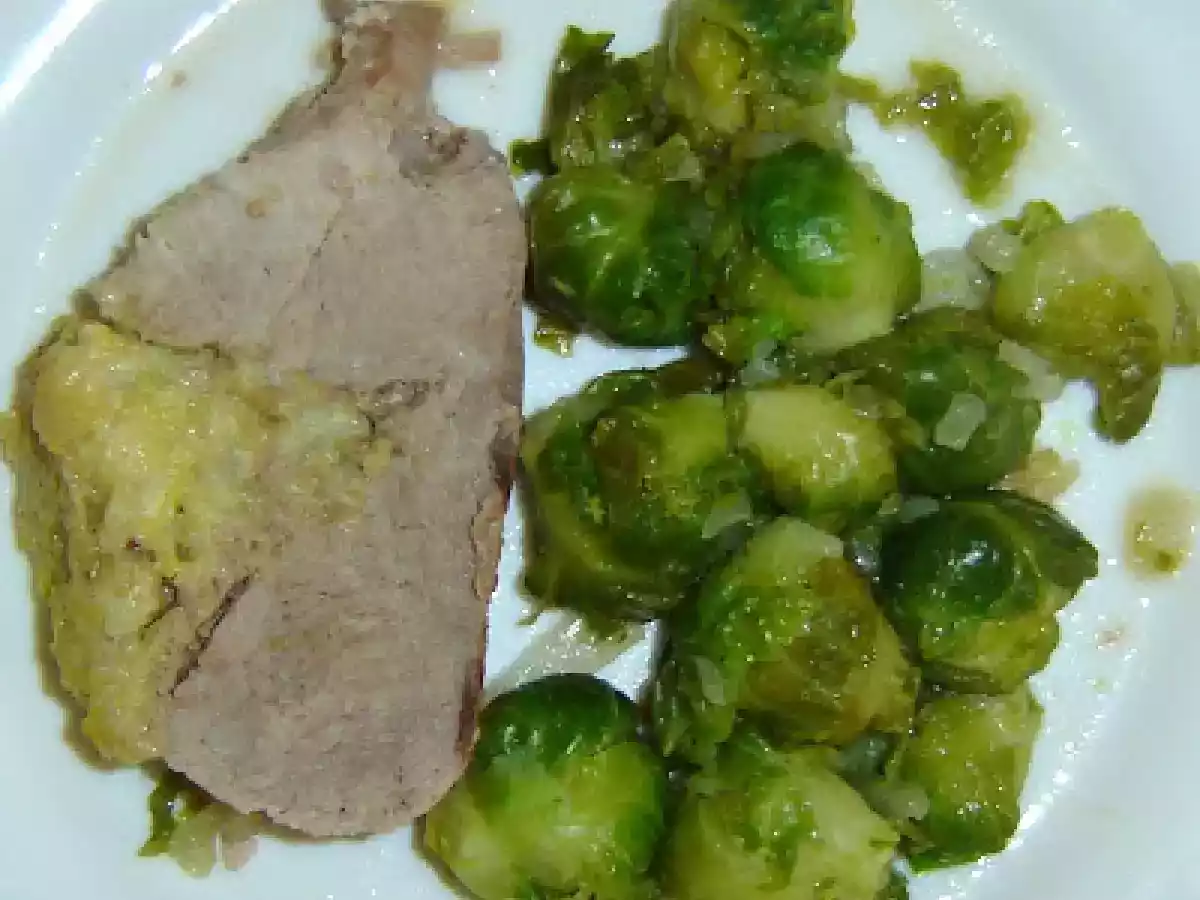 Filetto di maiale ripieno di verze e grana