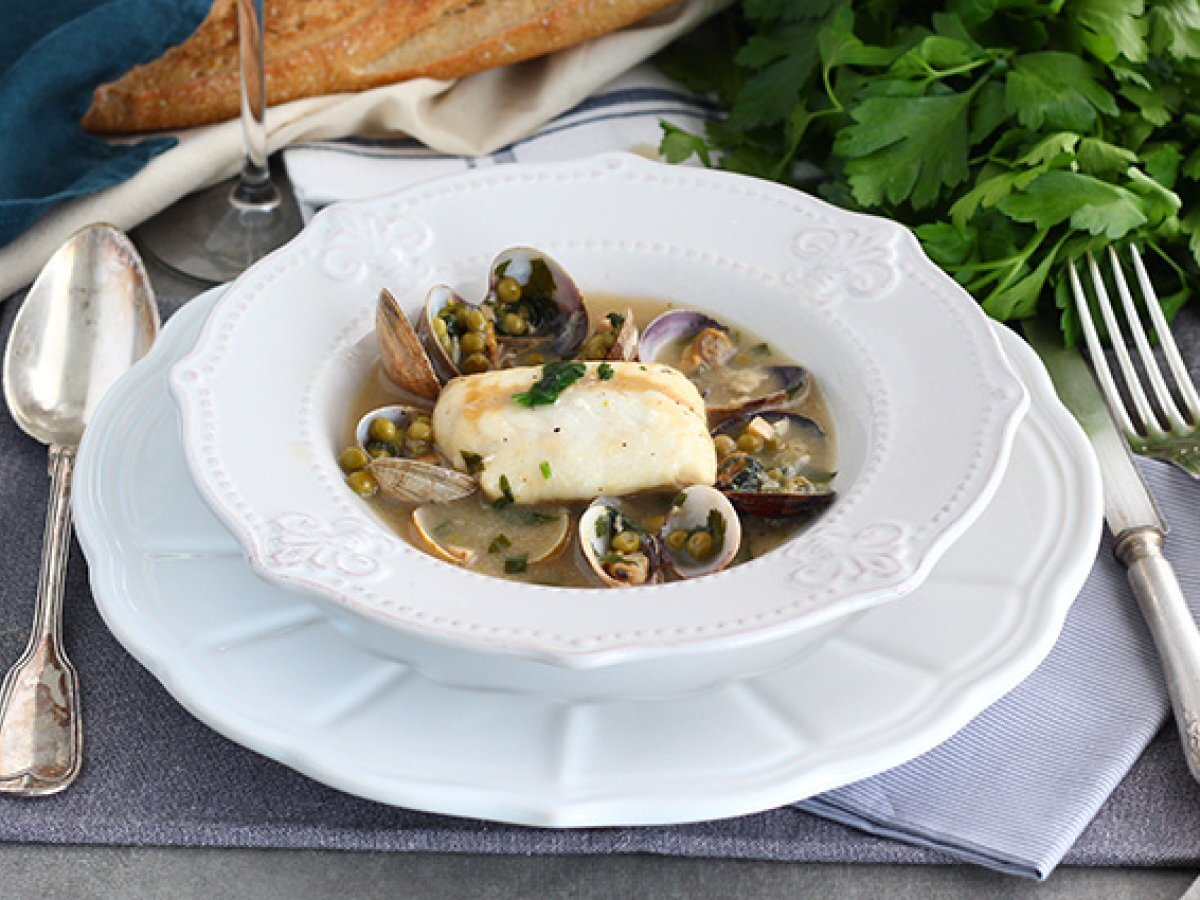 Filetto di merluzzo con vongole e piselli