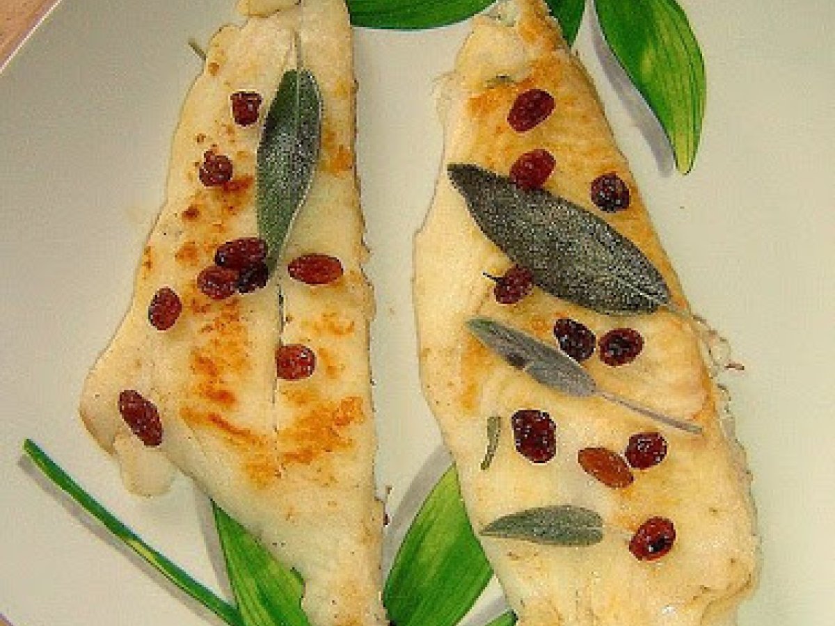 Filetto di rombo alla salvia e uva passa