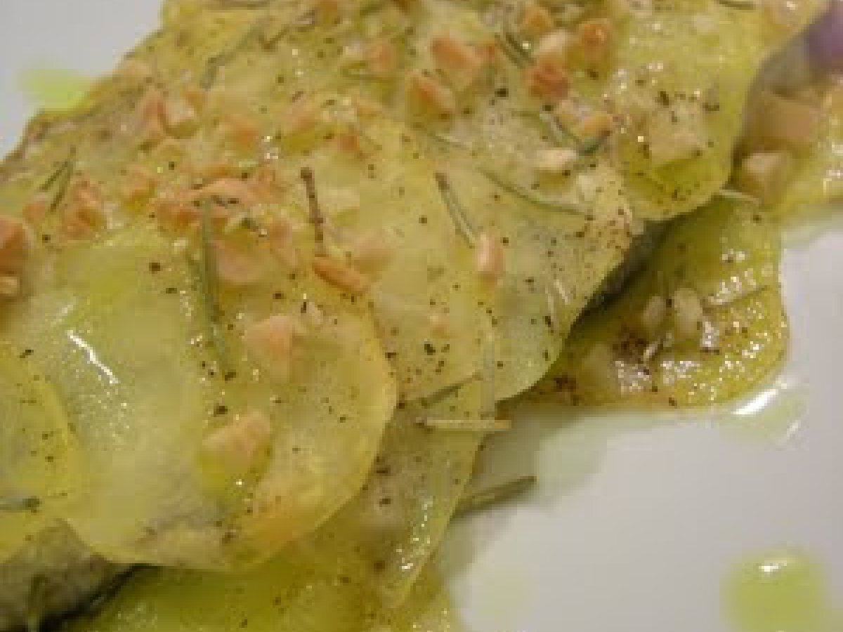 Filetto di Spigola in crosta di patate e mandorle - foto 2