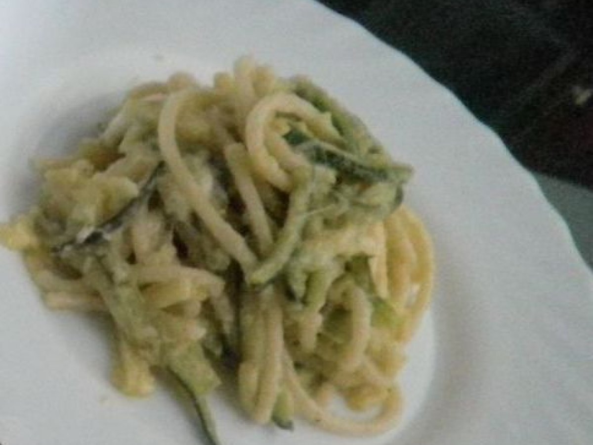 Finta carbonara di Pici con zucchine e mozzarella di bufala - foto 3