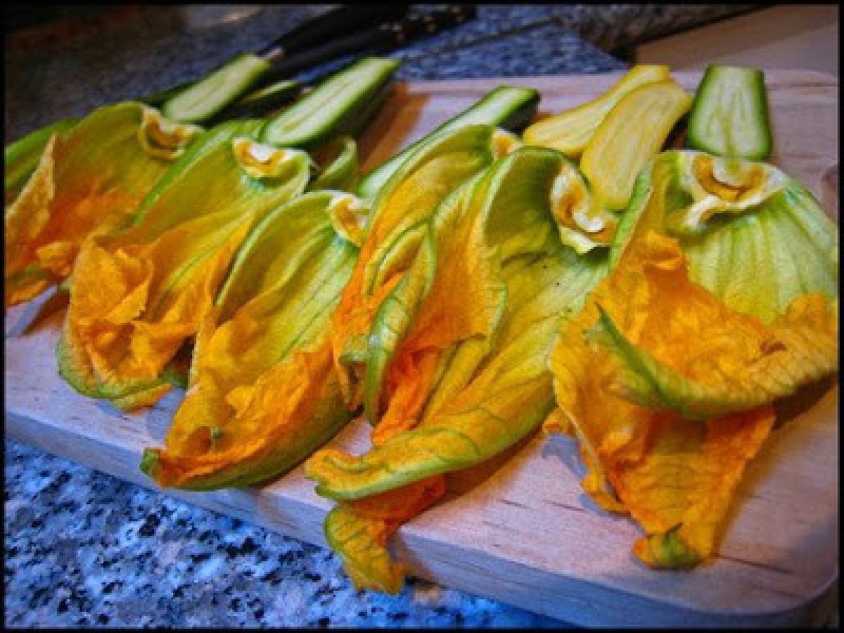 Fiori di zucca fritti in pastella di champagne - foto 2