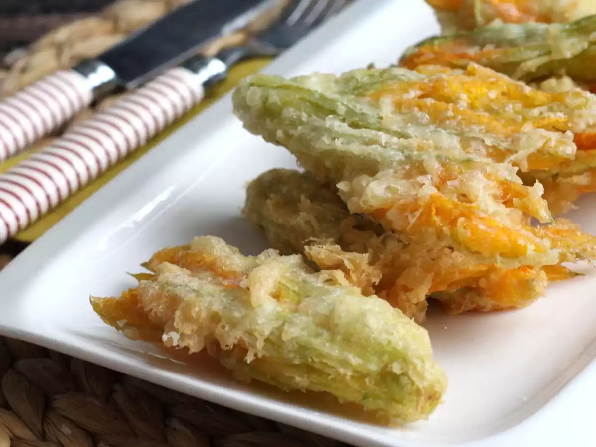 Fiori di zucca fritti, la ricetta della pastella con acqua frizzante - foto 5