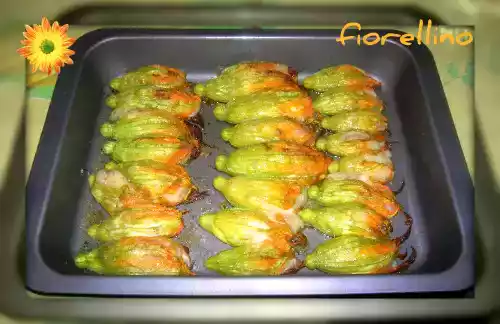 Fiori di zucca ripieni al forno