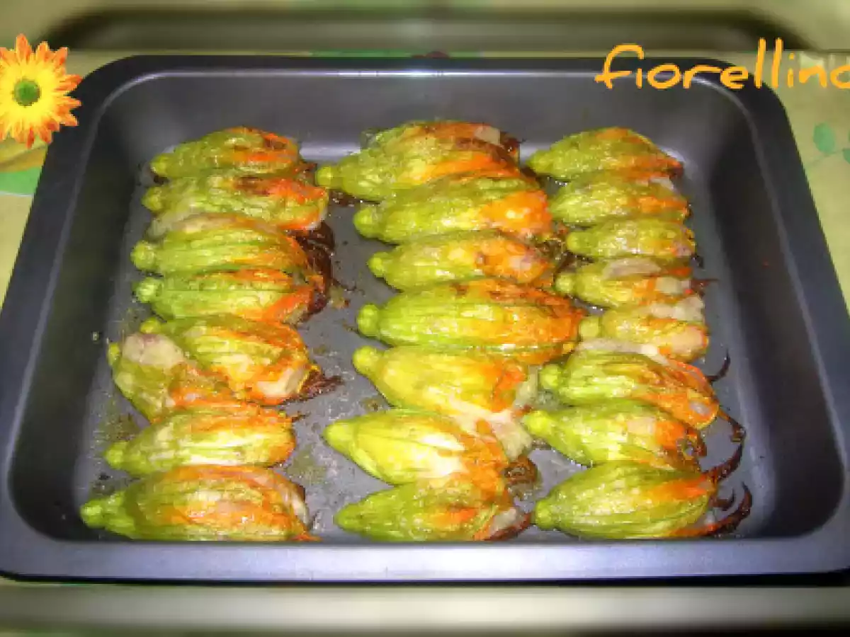 Fiori di zucca ripieni al forno