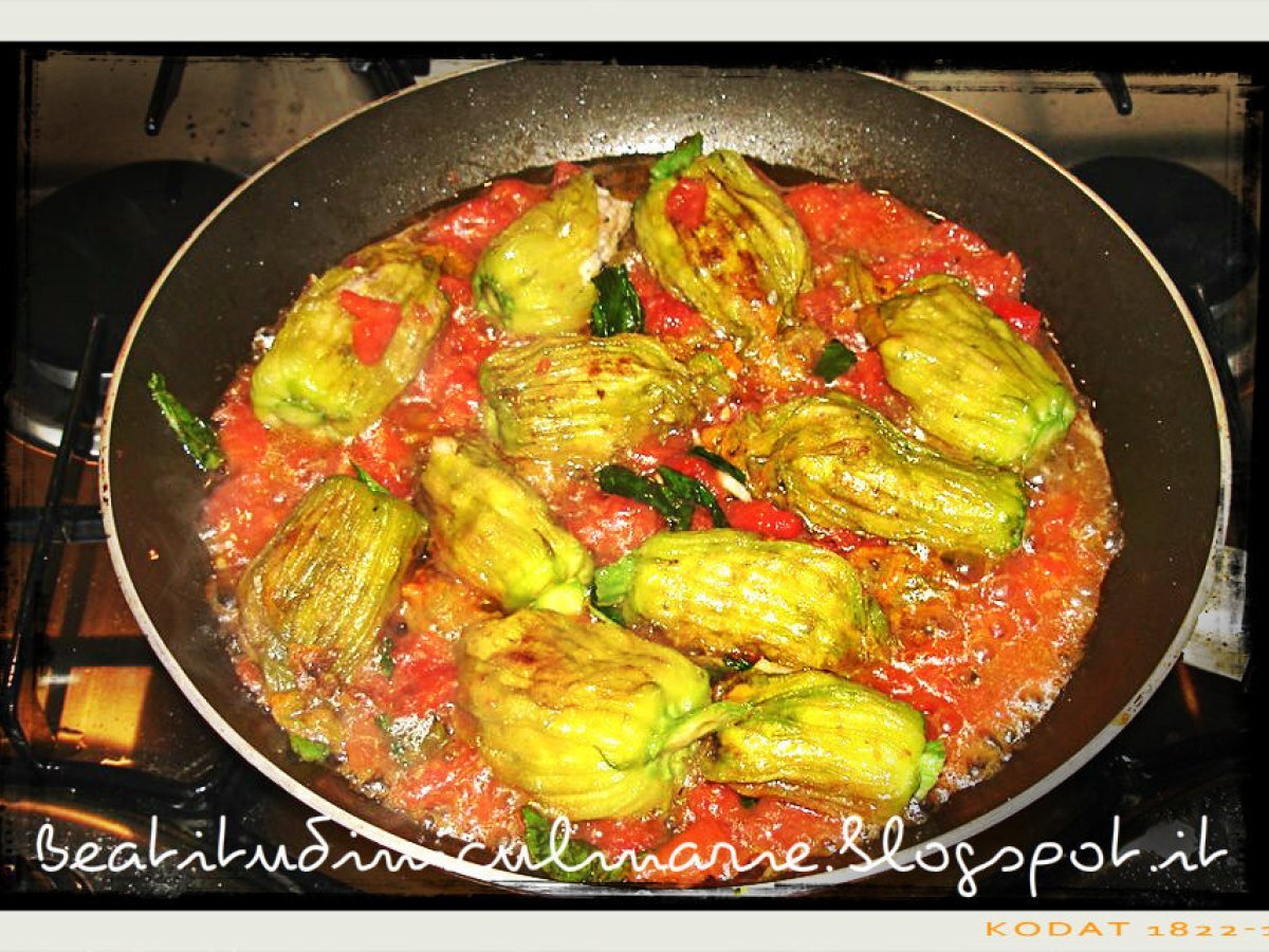 Fiori di zucca ripieni con carne e ricotta