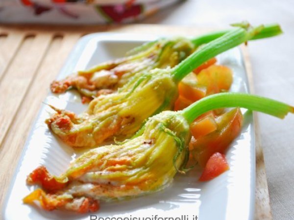 Fiori di zucca ripieni di stracciatella pugliese