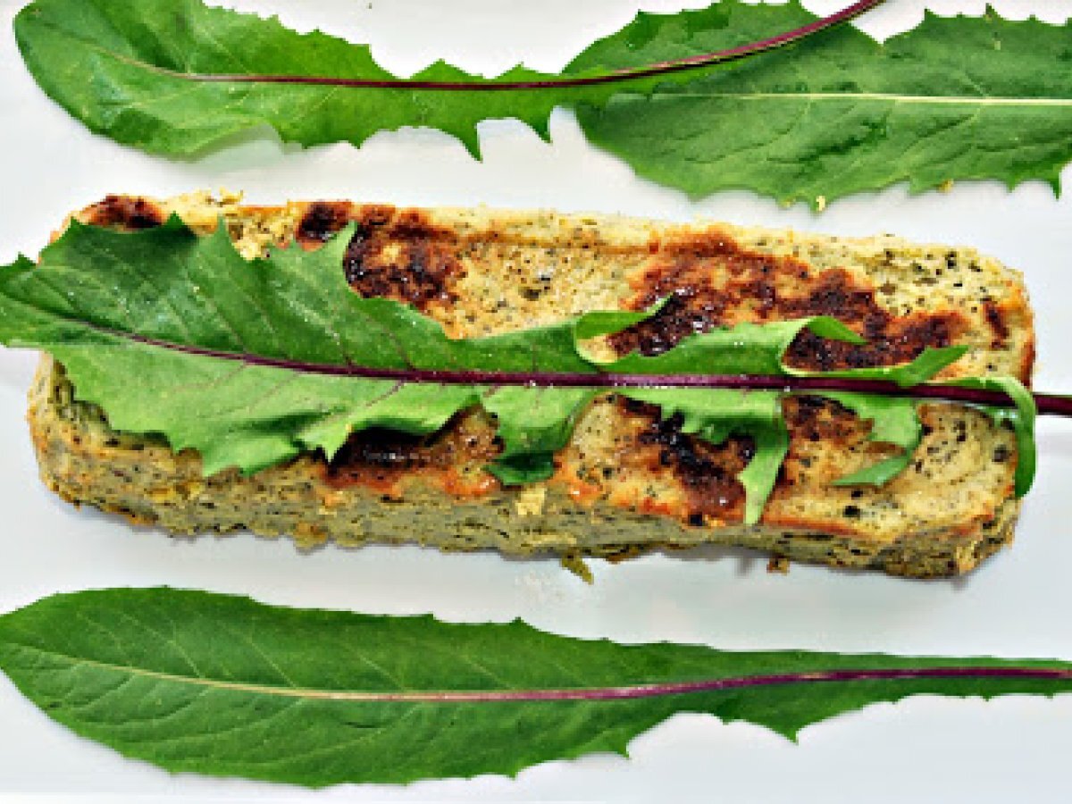 Flourless torta di tarassaco, menta e mandorle