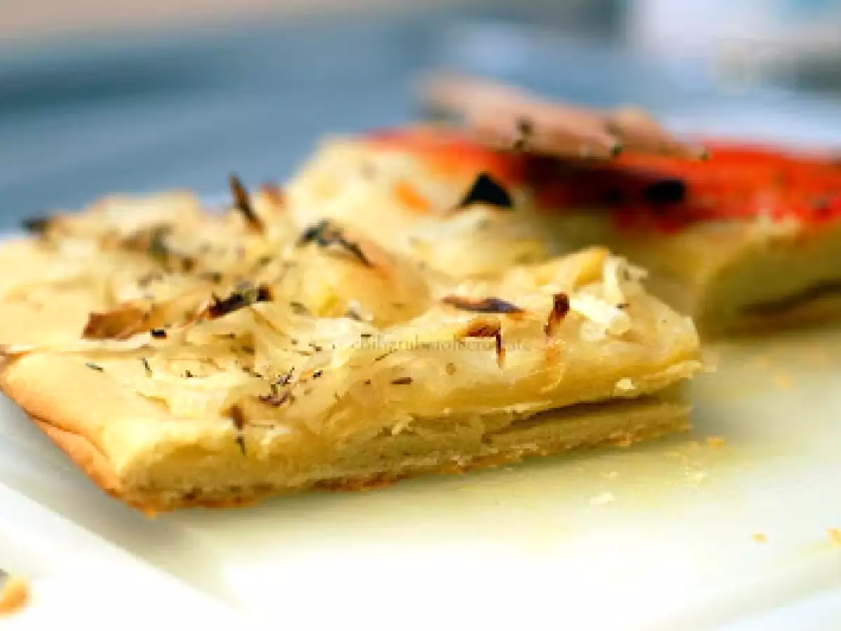 Focaccia alle cipolle e peperoni - foto 3