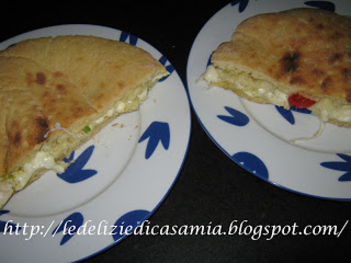 Focaccia con mozzarella di bufala affumicata e pistacchio - foto 2