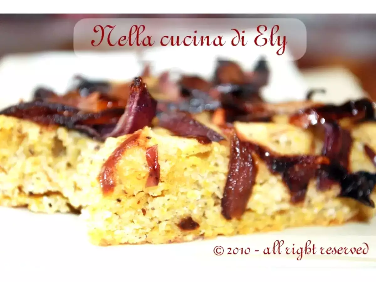 Focaccia di grano saraceno e kamut con cipolle di Tropea - foto 2