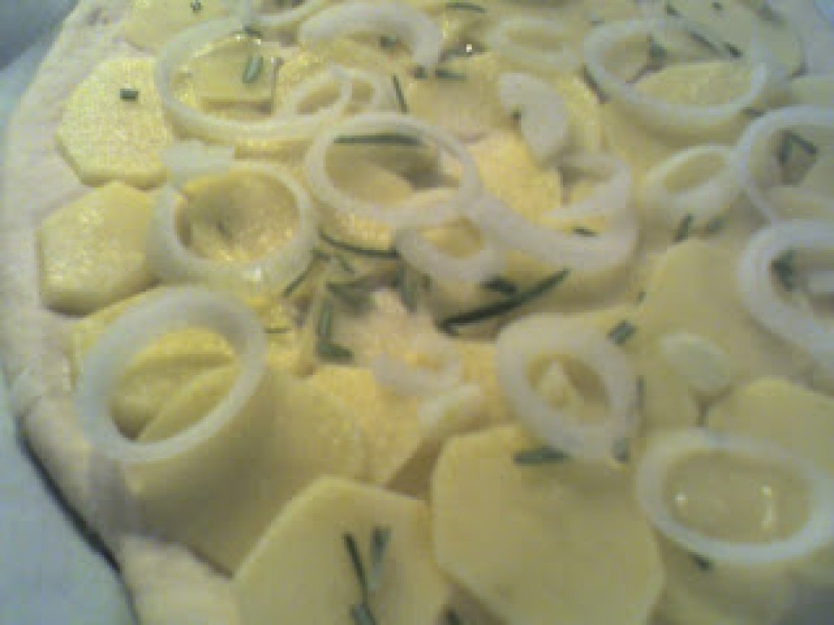Focaccia di patate, cipolla & rosmarino