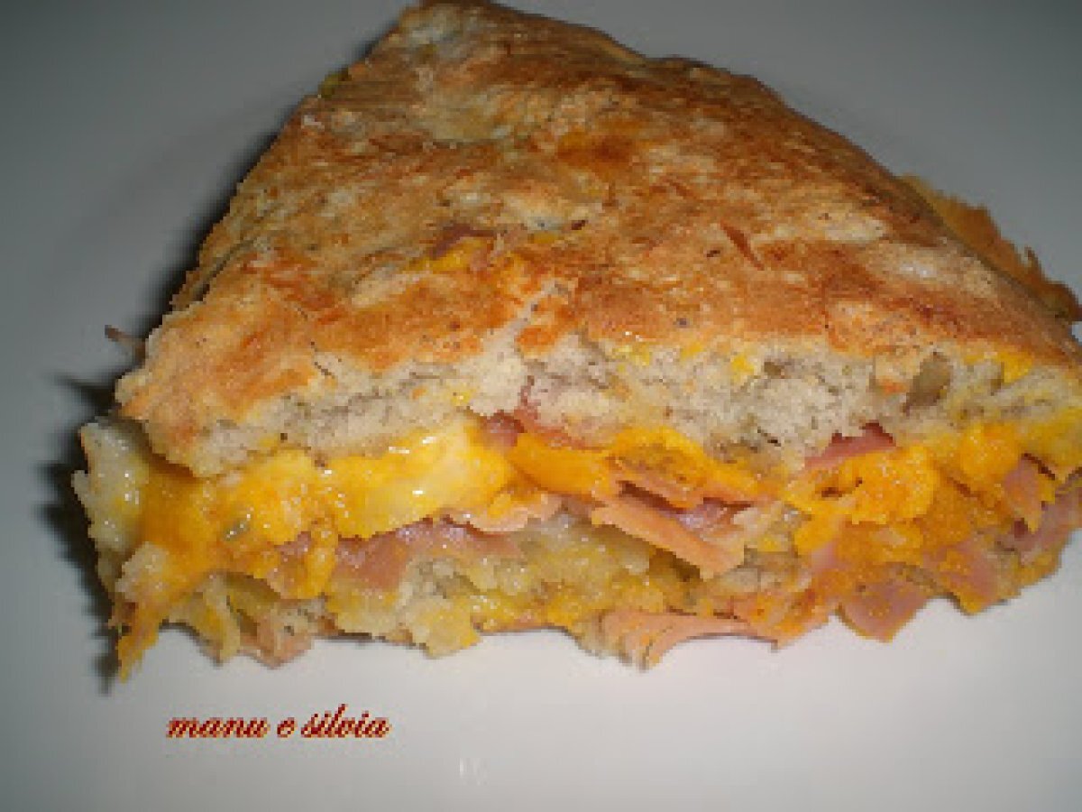 Focaccia farcita alla zucca e crudo
