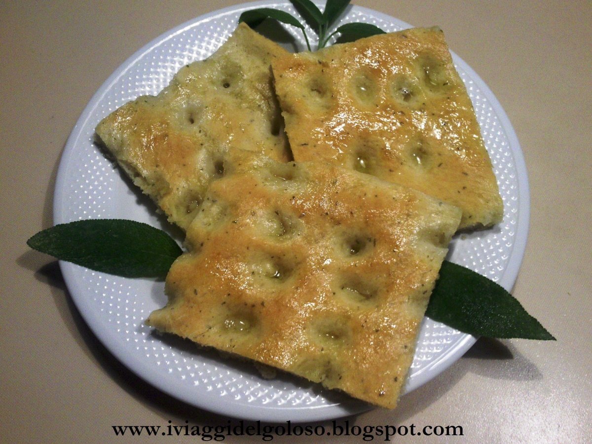 FOCACCIA GENOVESE CON SALVIA