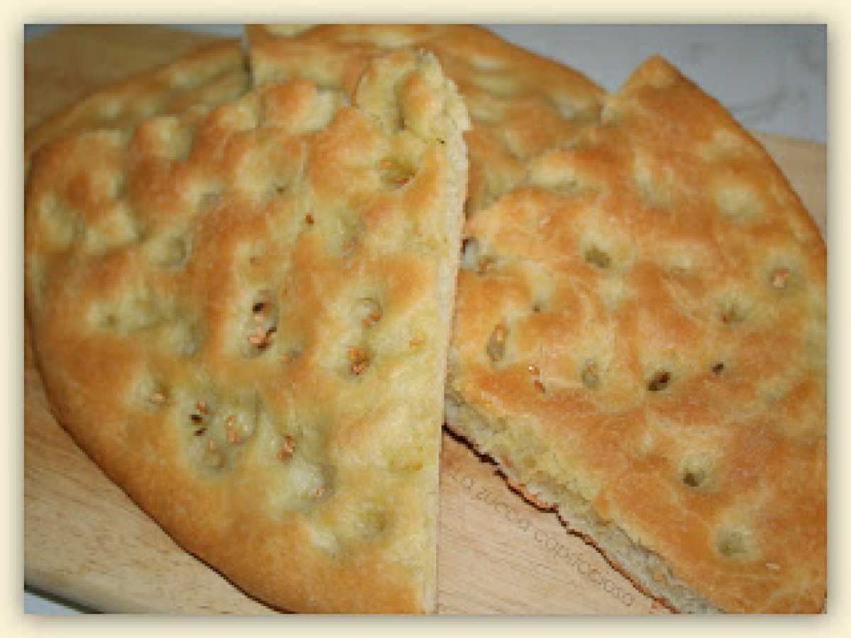 Focaccia genovese con semi di lino. Ricetta facile e veloce - foto 3