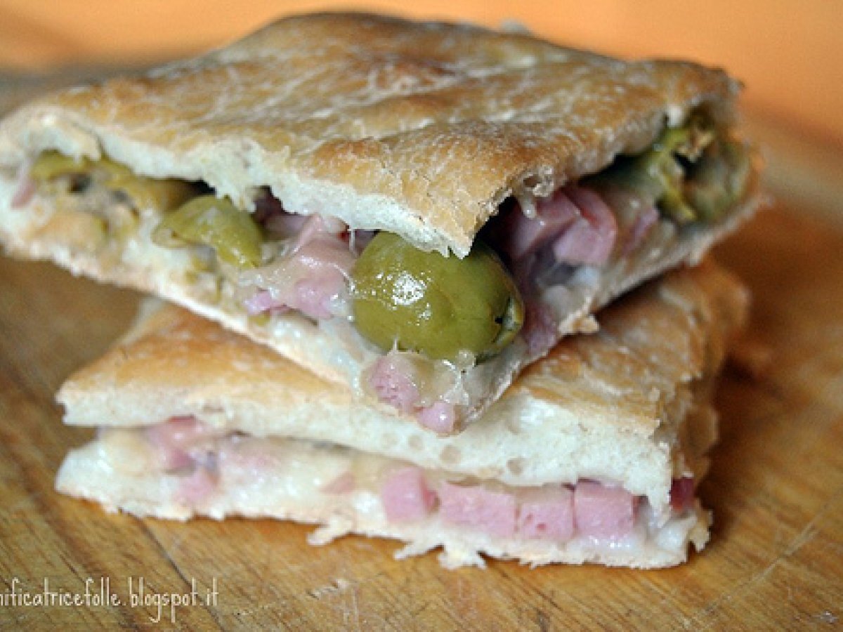 Focaccia ripiena