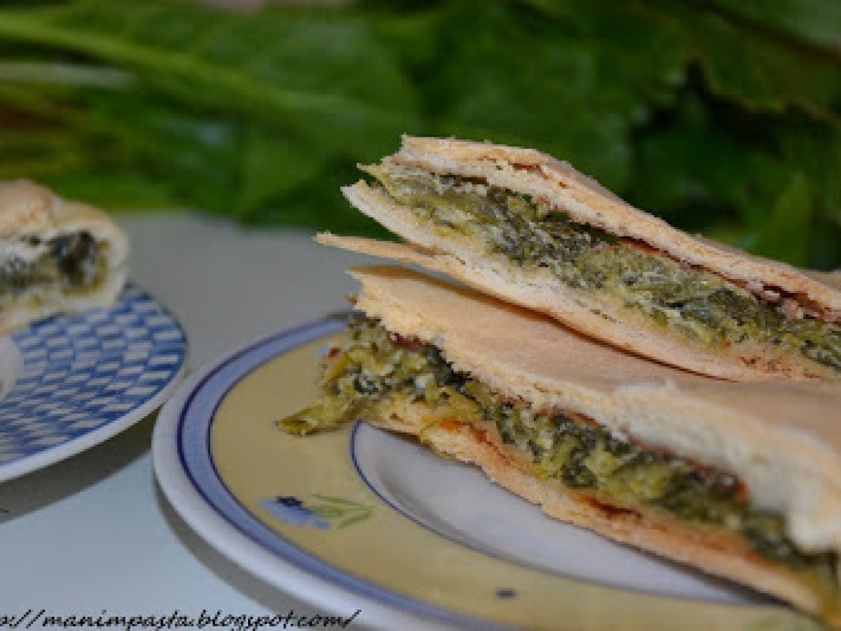 Focaccia ripiena di bietole selvatiche