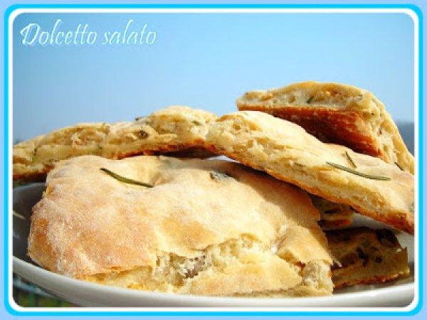 FOCACCIA RUSTICA AI SEMI VARI E ROSMARINO, foto 2