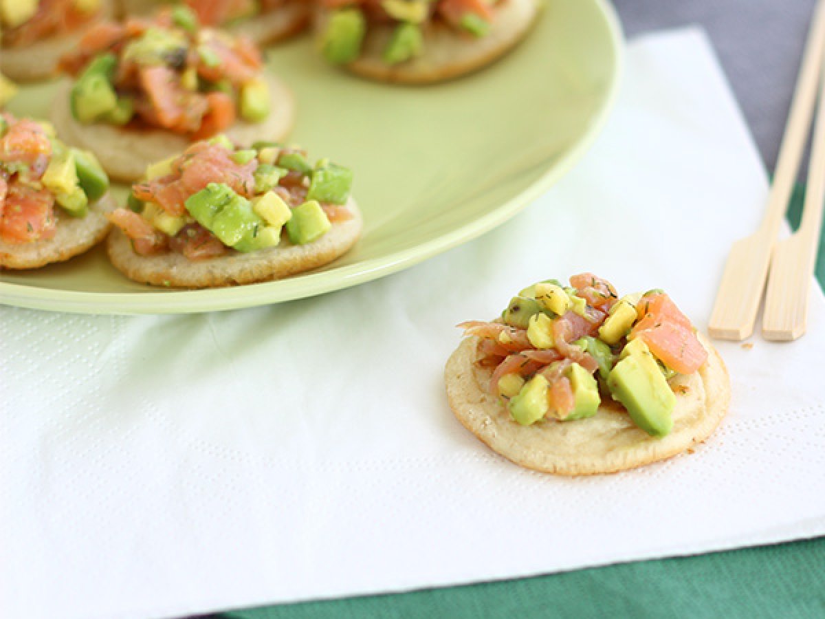 Focaccine con salmone e avocado - foto 3